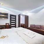 Poniatowskiego Apartment - Self Check-In 20H